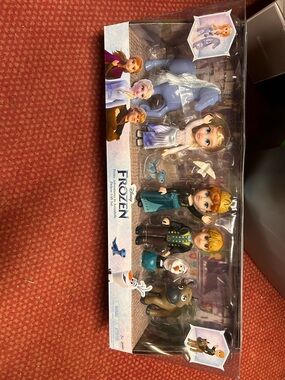 NEW Disney petite storytelling deluxe Frozen Anna Elsa Olaf dolls set